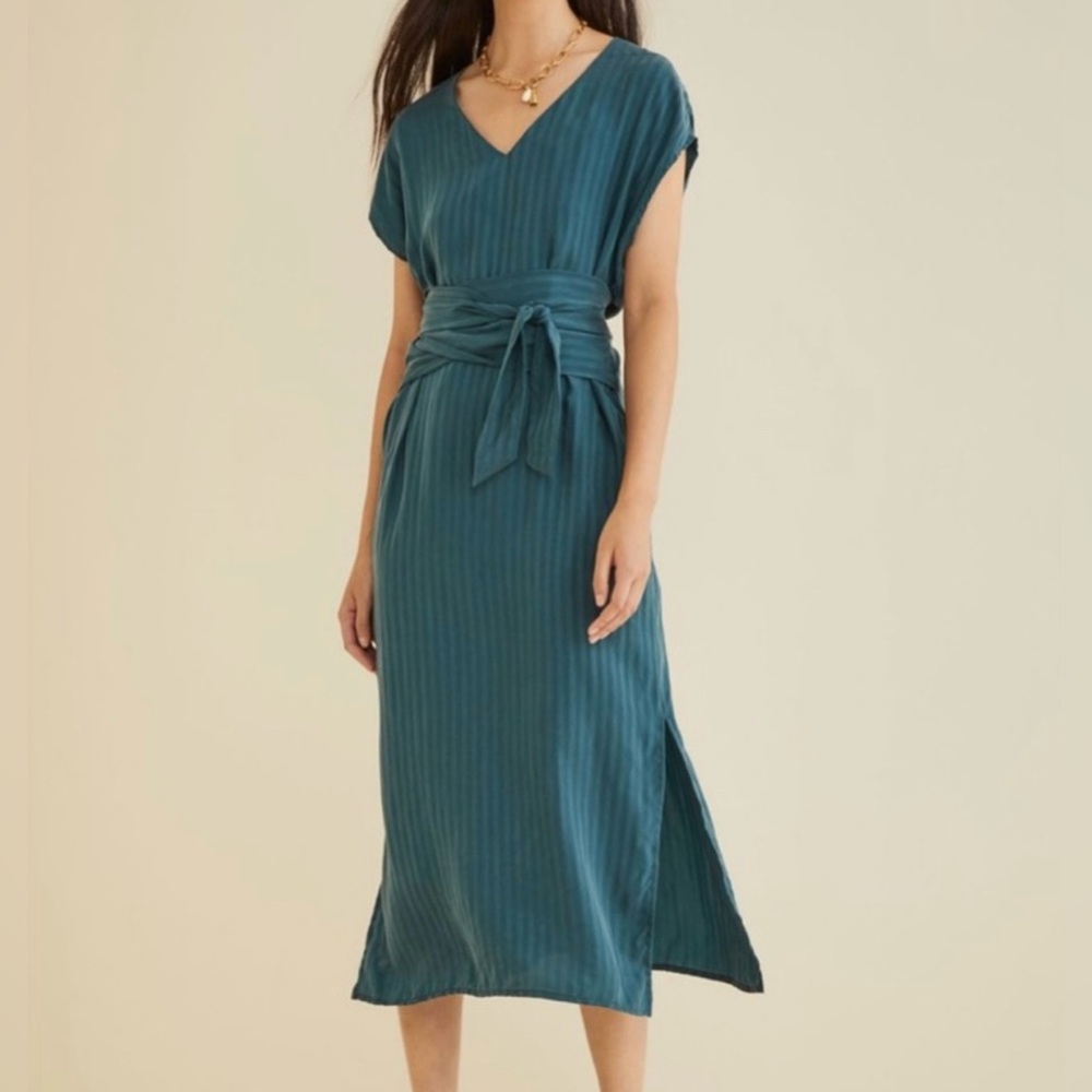 Amour Vert Adinah Dress